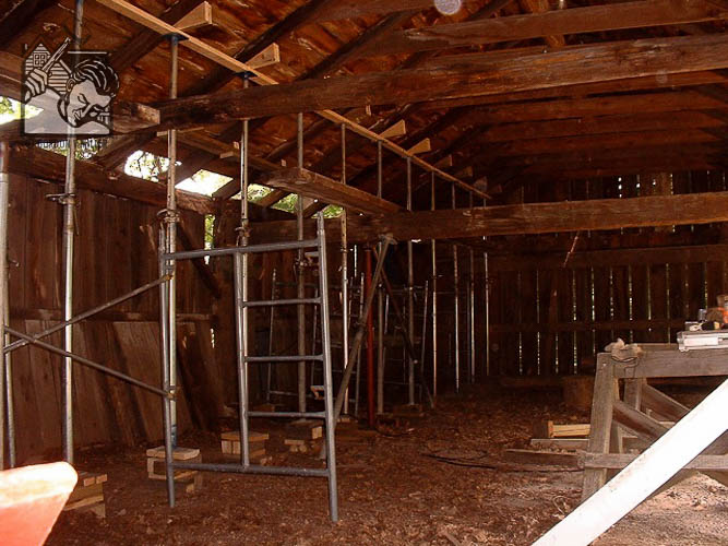 Support for straightening the structure